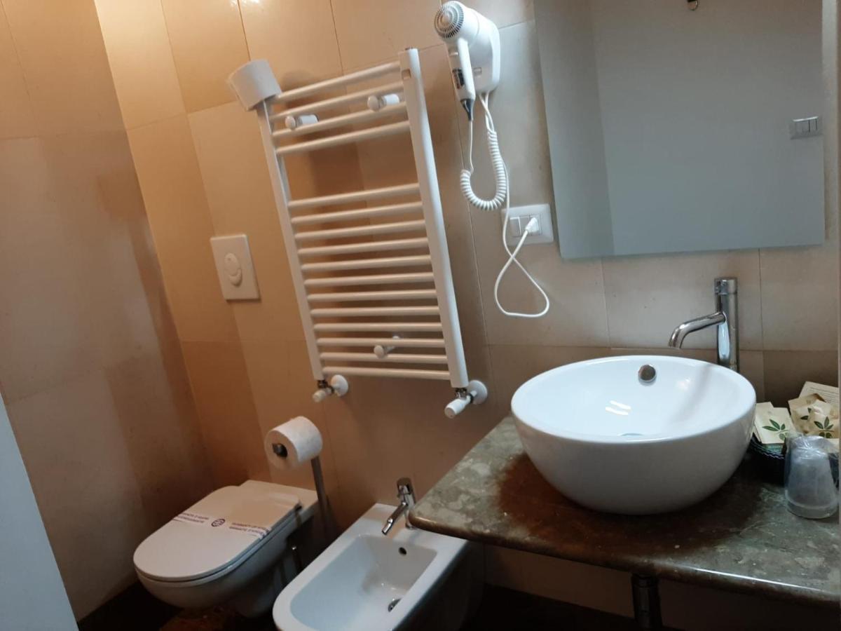 Le Bifore B&B มอลเฟตตา ภายนอก รูปภาพ