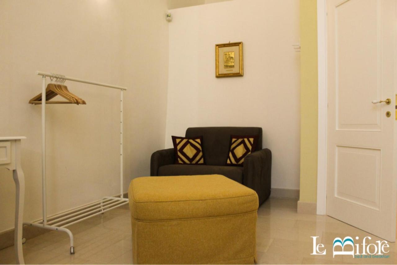 Le Bifore B&B มอลเฟตตา ภายนอก รูปภาพ